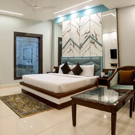 Hotel Leela Grande
