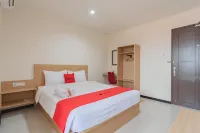 RedDoorz Syariah Plus Near Tanjungpura University 2 Pontianak Bansir Laut 호텔