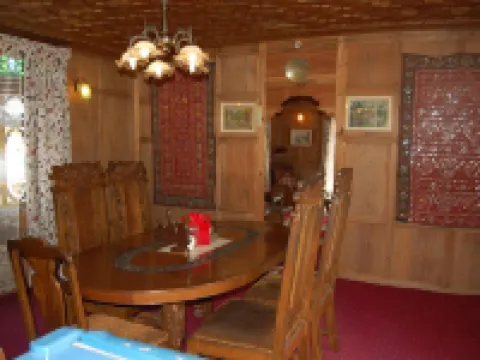 White House Group of Houseboats โรงแรมในศรีนาการ์