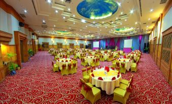 Rocky Plaza Hotel Padang - Housity