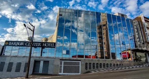 Barbur Center Hotel - Parkering