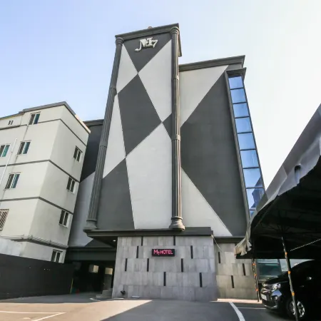 M7 Business Hotel Отели рядом с достопримечательностью «Храм Тодогам»