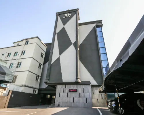 M7 Business Hotel Hotels near Dodeogam Hermitage