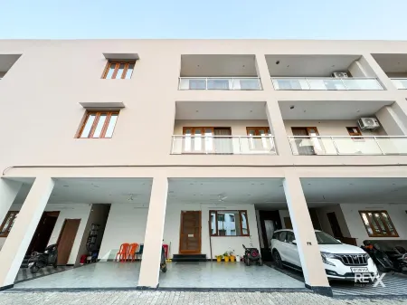 Guru Sadan, A Luxe Stay