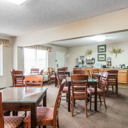 Quality Inn & Suites Manitou Springs at Pikes Peak Отели рядом с достопримечательностью «Музей Гоуст Таун (Город-Призрак)»
