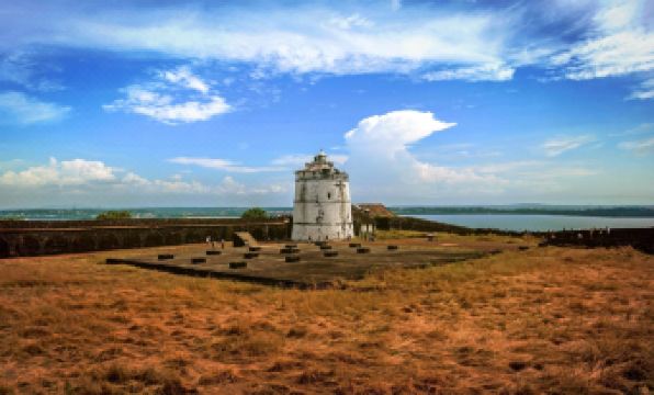 Sea Breeze Beach Resort Candolim, Goa