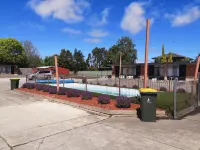 Avenue Motel Hotels in Alfredton