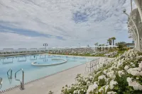 Hotel Le Soleil - Pools