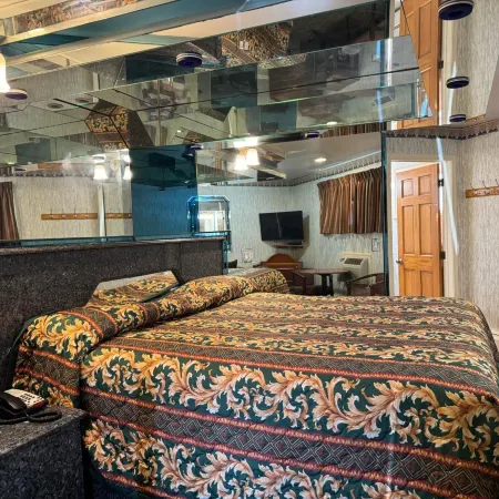 Royal Motel