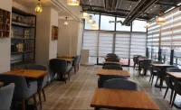 Class Hotel