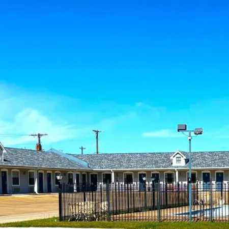 Victorian Inn By OYO Whitesboro US Hwy 82