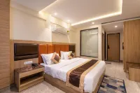 The Seasons Dalhousie - Best Valley View & Mountain View AC Hotel in Dalhousie - balcony