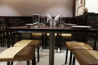 Hotel Sri Sri Executive Kolhapur Near Mahalaxmi Temple - Desayuno