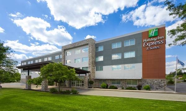 Holiday Inn Express & Suites Johnstown by IHG