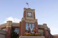 Courtyard Hershey Chocolate Avenue Hotels near Walmart Supercenter