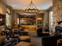 Leeu House