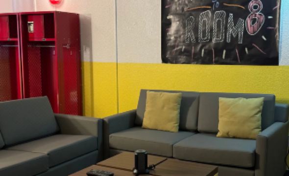 Super 8 by Wyndham Bloomington/Airport