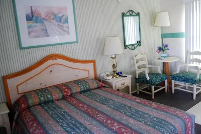 Redwood Motel Hotels near Travertine Hot Springs