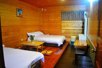Alishan Chung Ming Pottery Habitat Houses Hotel dekat Eryan Ping Trail