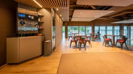 Los Lorentes Apartments Bern City Отели рядом с достопримечательностью «Цитглогге»