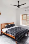 A House 2 - Boutique
