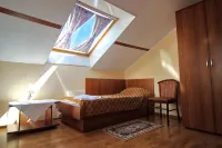Usadba Pleshanova Hotels near Princess Frog Museum