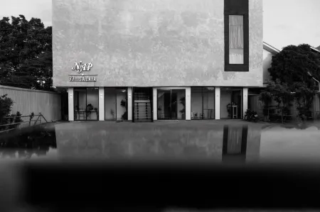 Nap77 Отели рядом с достопримечательностью «Wat Samphran»