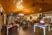 Emdoneni Lodge with Zululand Cat Conservation Project - sarapan