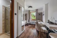 Hotel Batory - Parkplatz