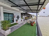 Chaiyai River Front Hotel - 2-Star