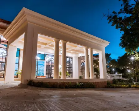 Hillcreek Gardens Tagaytay Hotels in Alfonso