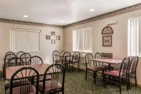 Super 8 by Wyndham New Stanton - 2-Star