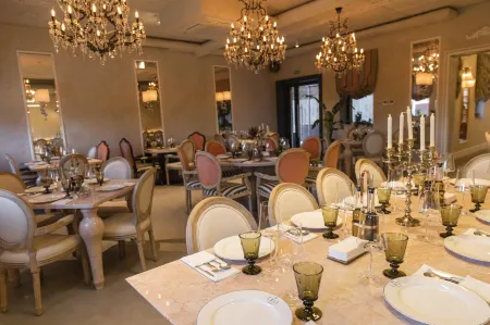 The Cult (Культ) Отели рядом с достопримечательностью «Касцёл Святога Францішка Ксаверыя»