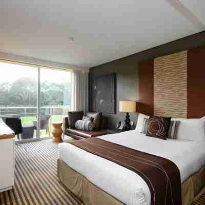 Lakeside Hotel and Conference Centre Rooms