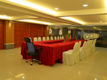 Yew Boutique Hotel Отели в г. Hilir Perak