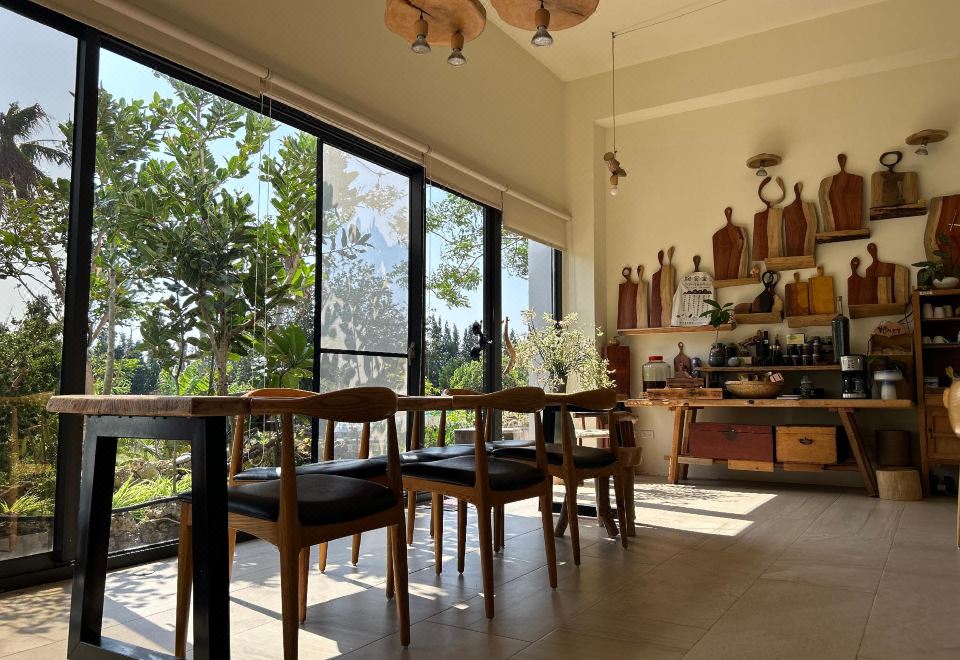 바이샤 35 홈스테이의 아늑한 분위기를 보여주는 이미지