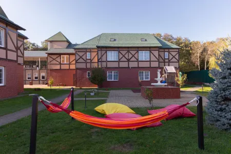 Песок и Море Отели рядом с достопримечательностью «Мемориальный комплекс в честь героев штурма Пиллау»