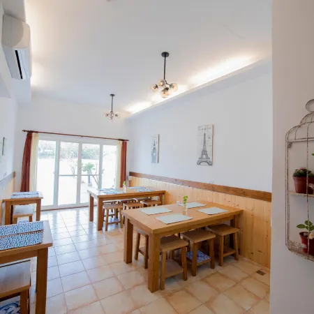 Cinderella Inn Отели рядом с достопримечательностью «Термальный парк Сыхуньси»