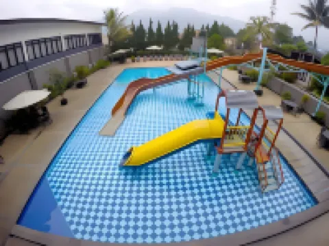 Grand Ussu Hotel & Convention