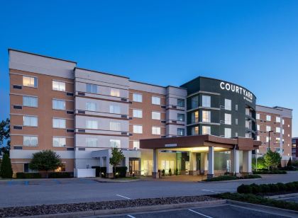 Courtyard Charleston Downtown/Civic Center