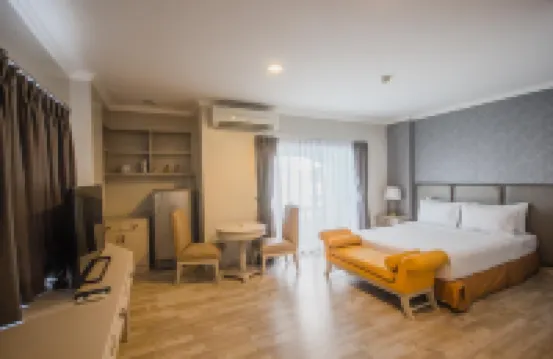 Romance Hotel Srinakarin Hotels near Wat Thung Setthi