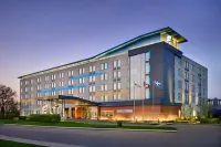 Aloft Montreal Airport Hotels in 