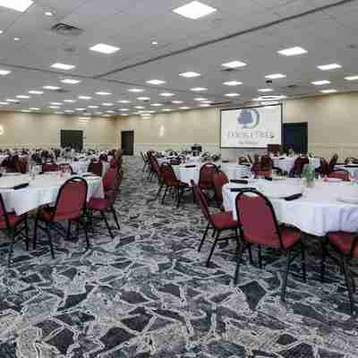 DoubleTree by Hilton Manhattan Dining/Meeting Rooms