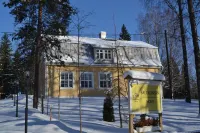 Salpalinjan Hovi Hotels in 