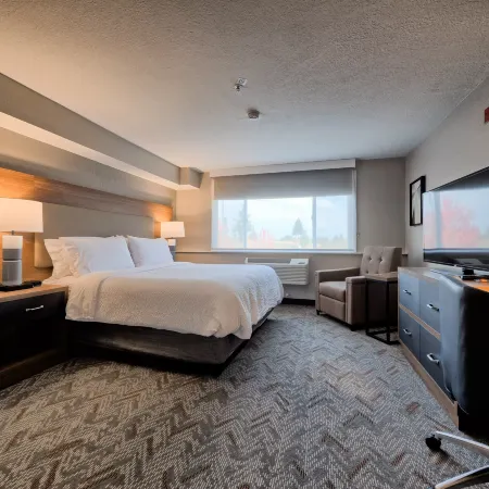 Candlewood Suites TACOMA MALL by IHG Отели рядом с достопримечательностью «Арена «Такома-Доум»»
