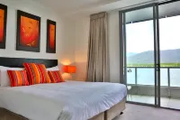 Cairns Private Apartments - Mountain View