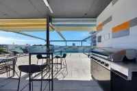 Quest Mackay on Gordon - balcon