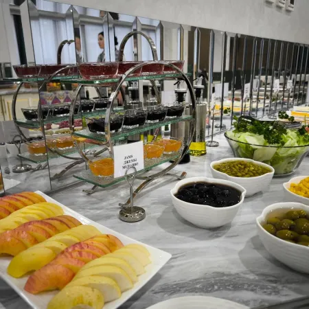 Saroy Gardens Hotel