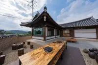 Gyeongju Ojae Hanok Pool Villa - Pools