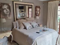 The Art Guesthouse - parking